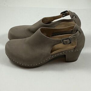 Dansko Sassy Taupe Nubuck Clogs Size 41 - 10.5 Shoes